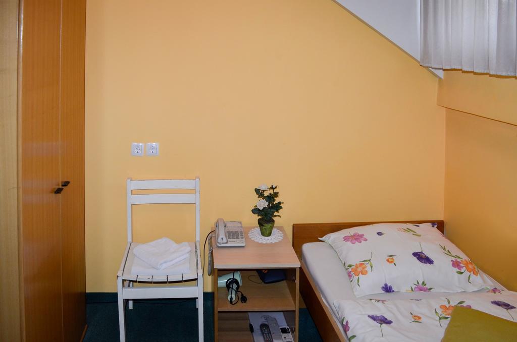 Penzion Gostilna Keber Domžale Exteriér fotografie